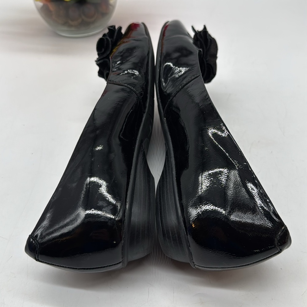 Clarks Black Patent Ballet Flats with Floral Detail Size 8.5 BFL9022E - Picture 4 of 7